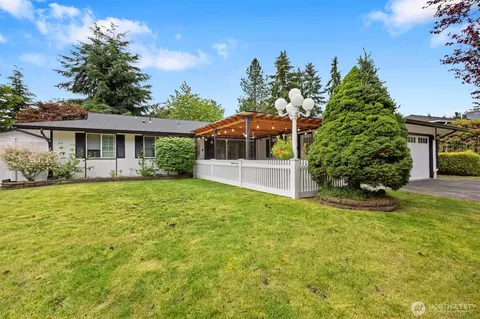 7624 141st Ave NE, Redmond, WA 98052