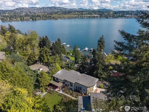 9818 SE 42nd Pl, Mercer Island, WA 98040