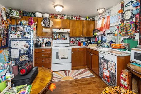 Kitchen - 1322 Maple St, Everett, WA 98201 photo 1 of 2