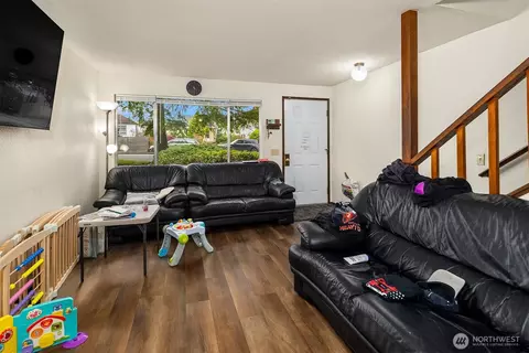 Living - 1322 Maple St, Everett, WA 98201 photo 3 of 3