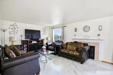Living - 1009 112th St SE #D105, Everett, WA 98208 photo 3 of 3