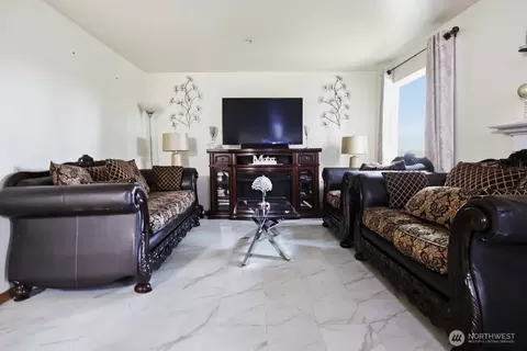 Living - 1009 112th St SE #D105, Everett, WA 98208 photo 2 of 3