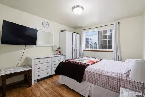 Bedroom - 1009 112th St SE #D105, Everett, WA 98208 photo 2 of 2