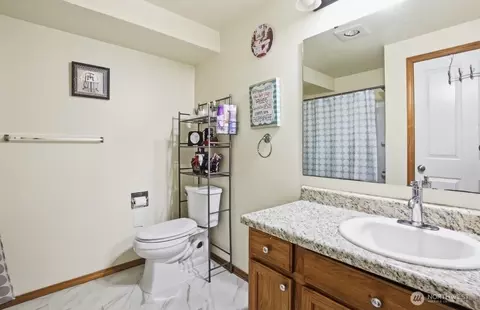 Bath - 1009 112th St SE #D105, Everett, WA 98208 photo 1 of 1