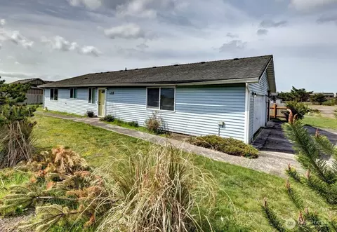 816 325th St, Ocean Park, WA 98640