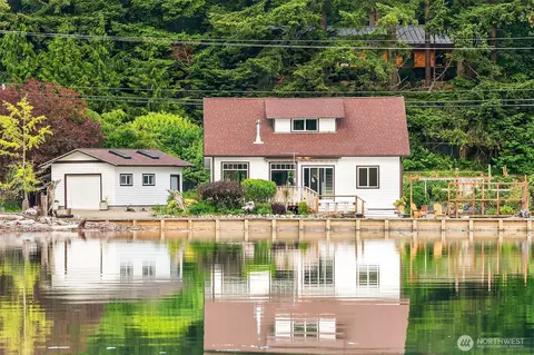 22113 Dockton Rd SW, Vashon, WA 98070