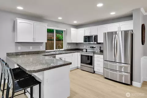 Kitchen - 10116 28th Dr SE, Everett, WA 98208 photo 1 of 3