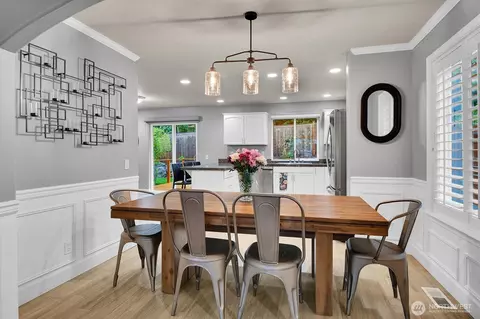 Dining - 10116 28th Dr SE, Everett, WA 98208 photo 1 of 2