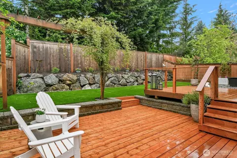 Exterior - 10116 28th Dr SE, Everett, WA 98208 photo 2 of 3