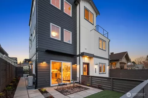 1004 N 48th St #B, Seattle, WA 98103