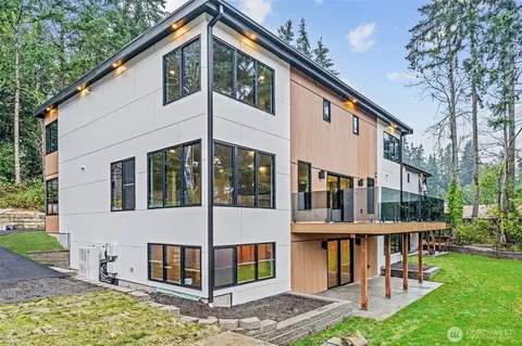 7905 240th St SW, Edmonds, WA 98026