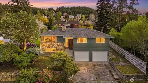 3501 W 3rd St, Anacortes, WA 98221