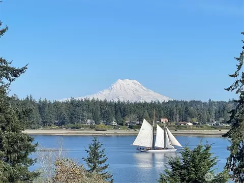 7746 Manzanita Dr NW, Olympia, WA 98502
