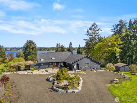 7746 Manzanita Dr NW, Olympia, WA 98502