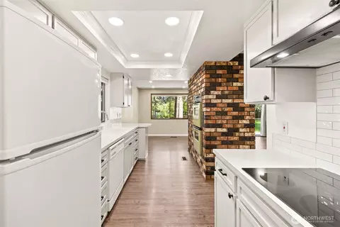 Kitchen - 53 Riverside Rd, Sequim, WA 98382 photo 2 of 2
