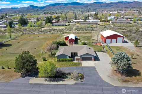35 Red Apple Dr, Omak, WA 98841
