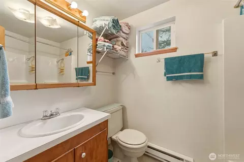Bath - 40 Blue Jay Loop, Walla Walla, WA 99362 photo 1 of 2