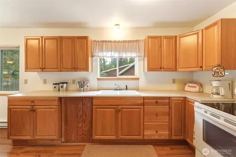Kitchen - 40 Blue Jay Loop, Walla Walla, WA 99362 photo 2 of 2