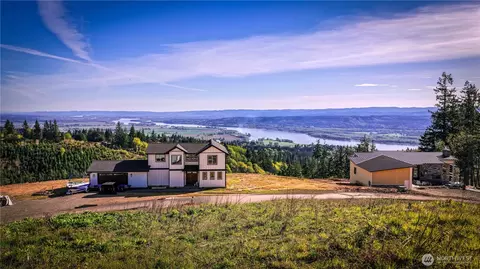 322 Anderson Dr, Kalama, WA 98625