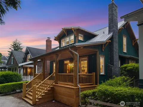 18 Primrose Ln, Pacific Beach, WA 98571