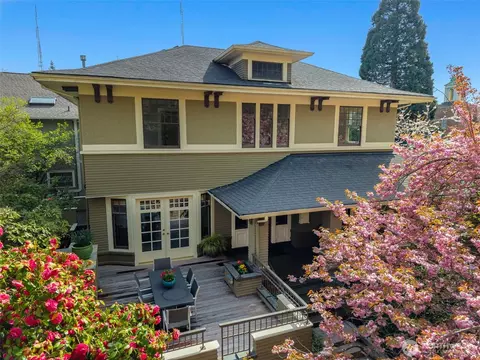 103 Crockett St, Seattle, WA 98109