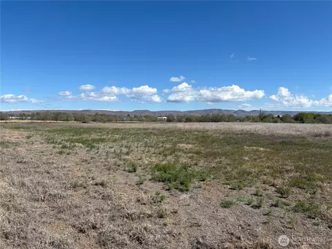 0 16th Ave Swashington, Union Gap, WA 98903