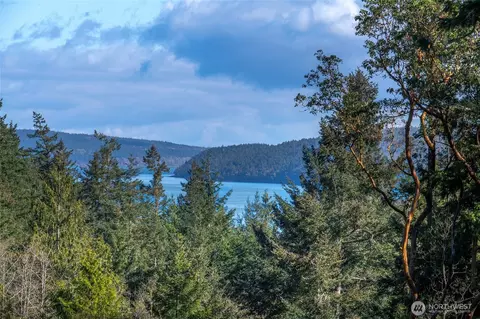 27 Bramblewood Ln, Friday Harbor, WA 98250