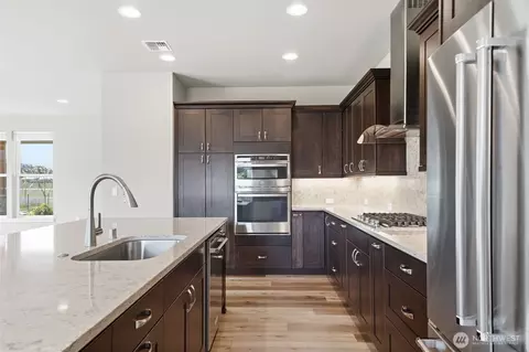 Kitchen - 35 Viking Way, Sequim, WA 98382 photo 4 of 5
