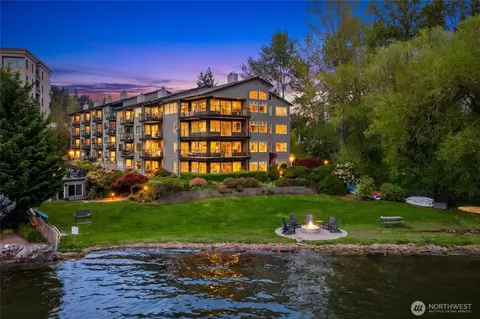 9201 NE Juanita Dr #202, Kirkland, WA 98034
