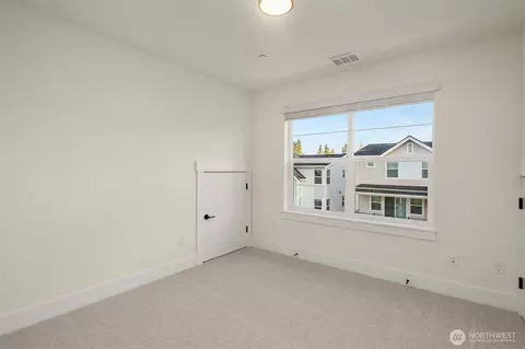 Bedroom - 13 160th Pl SE, Bothell, WA 98012 photo 4 of 6