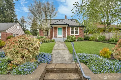 117 Farallone Ave, Fircrest, WA 98466