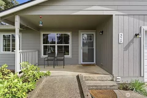 Exterior - 326 Cedar Ct, Winlock, WA 98596 photo 1 of 8