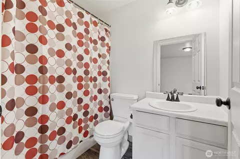 Bath - 326 Cedar Ct, Winlock, WA 98596 photo 3 of 3