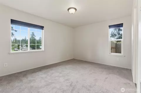 Bedroom - 326 Cedar Ct, Winlock, WA 98596 photo 2 of 6