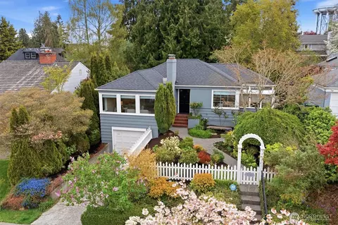3240 W Viewmont Way W, Seattle, WA 98199