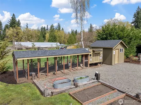 Exterior - 41423 270th Ave SE, Enumclaw, WA 98022 photo 8 of 9