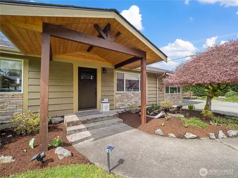 Exterior - 41423 270th Ave SE, Enumclaw, WA 98022 photo 2 of 9