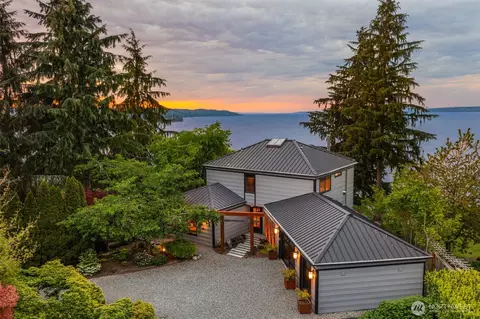 6814 SW Maury Park Rd, Vashon, WA 98070
