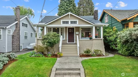 715 N 48th St, Seattle, WA 98103