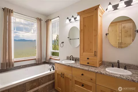 Bath - 357 Lakayuse Rd, Manson, WA 98831 photo 1 of 4