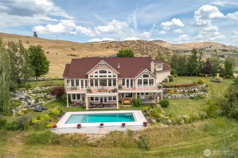 357 Lakayuse Rd, Manson, WA 98831