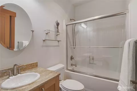 Bath - 357 Lakayuse Rd, Manson, WA 98831 photo 3 of 4