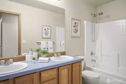 Bath - 15006 49th Dr SE, Everett, WA 98208 photo 3 of 3