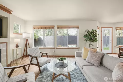 Living - 15006 49th Dr SE, Everett, WA 98208 photo 5 of 7