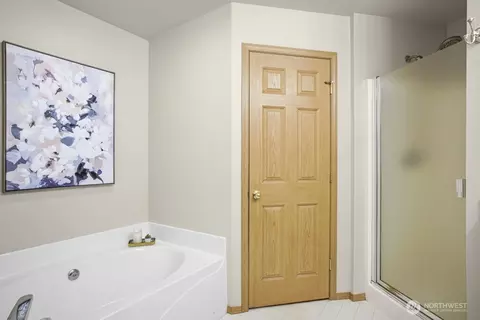 Bath - 15006 49th Dr SE, Everett, WA 98208 photo 2 of 3
