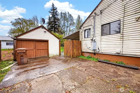 Exterior - 6515 E St, Tacoma, WA 98404 photo 2 of 5