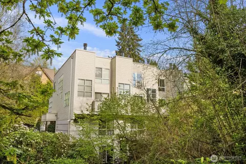 10237 SE 3rd St #5, Bellevue, WA 98004