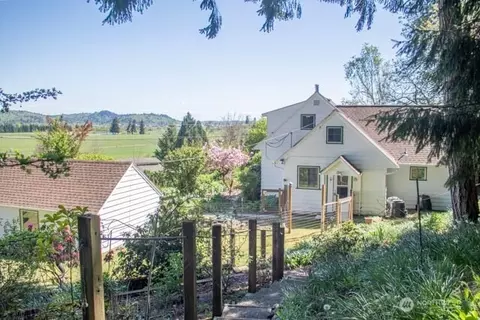 1516 S Scheuber Rd, Centralia, WA 98531