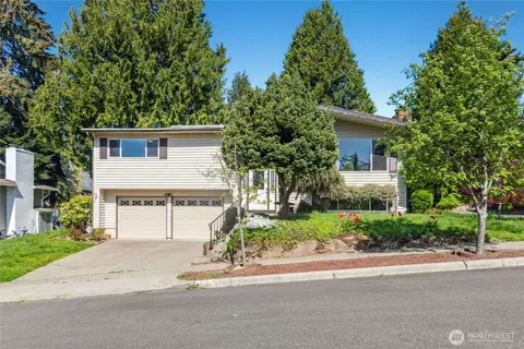 612 S 27th Ct, Renton, WA 98055