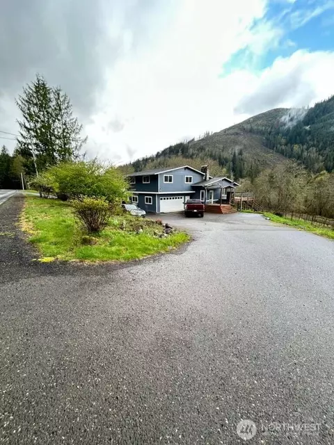 431 Highland Valley Rd, Morton, WA 98356